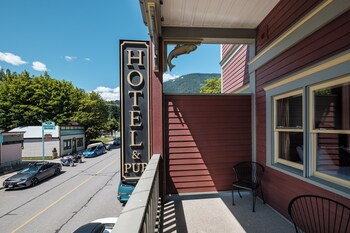 kaslo hotel