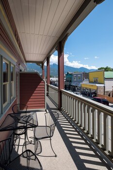 kaslo hotel