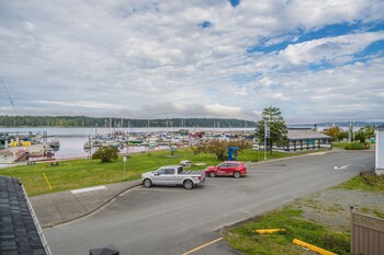 sportsmans inn on the harbour front