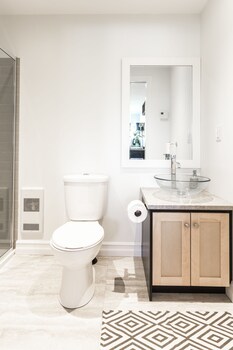 whale house guest house