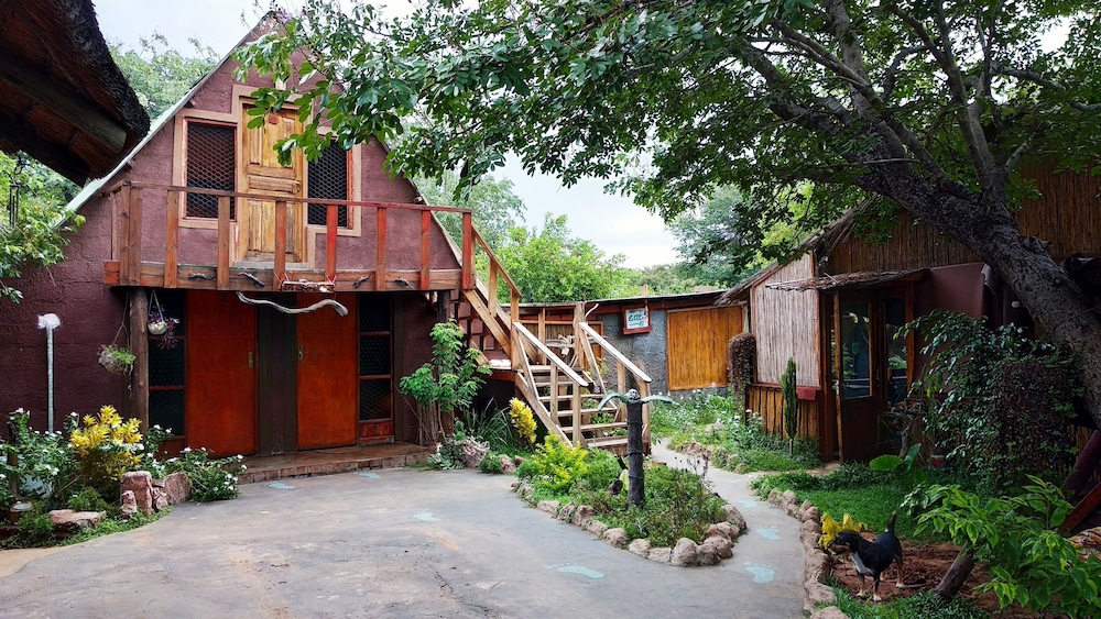 elephant trail guesthouse and backpackers