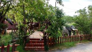 elephant trail guesthouse and backpackers