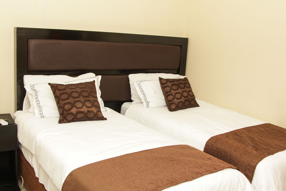 streets of goldbw bandb