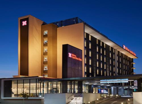 Hilton Garden Inn Gaborone,Three Dikgosi Monument>>Gaborone,3 star