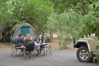 Xakanaka Mobile Camp,Maun>>Khwai,2.5 star