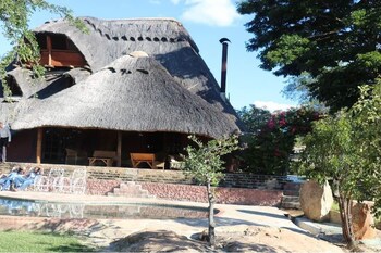 nyangombe safari lodge