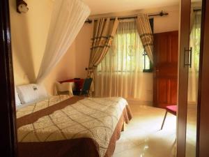 Rhino Motel,Mbarara>>Kyenjojo,2.5 star