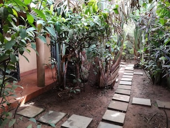 lovisa country hotel