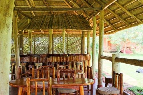Bushbaby Lodge,Mukono>>Kampala,3 star