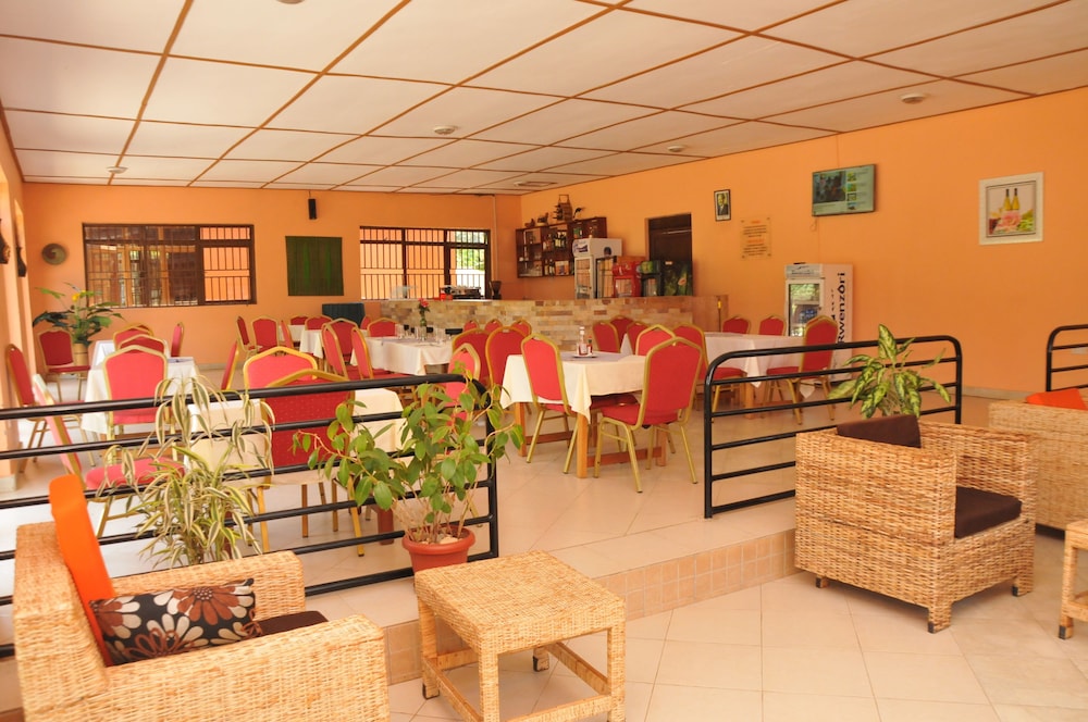 hotel kontiki hoima