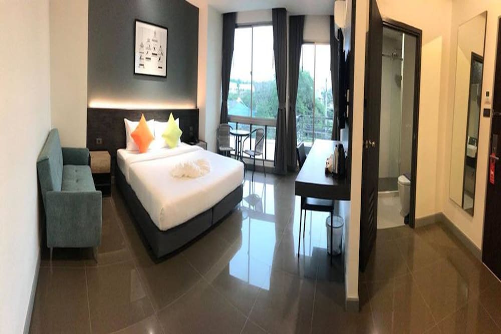 clover hotel hatyai