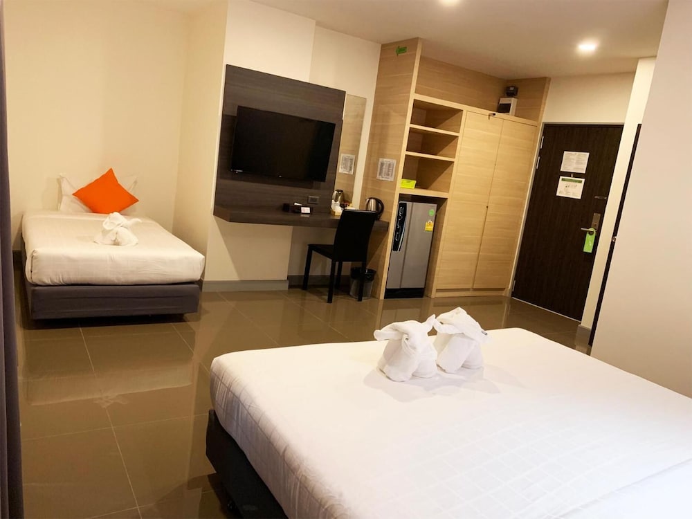 clover hotel hatyai