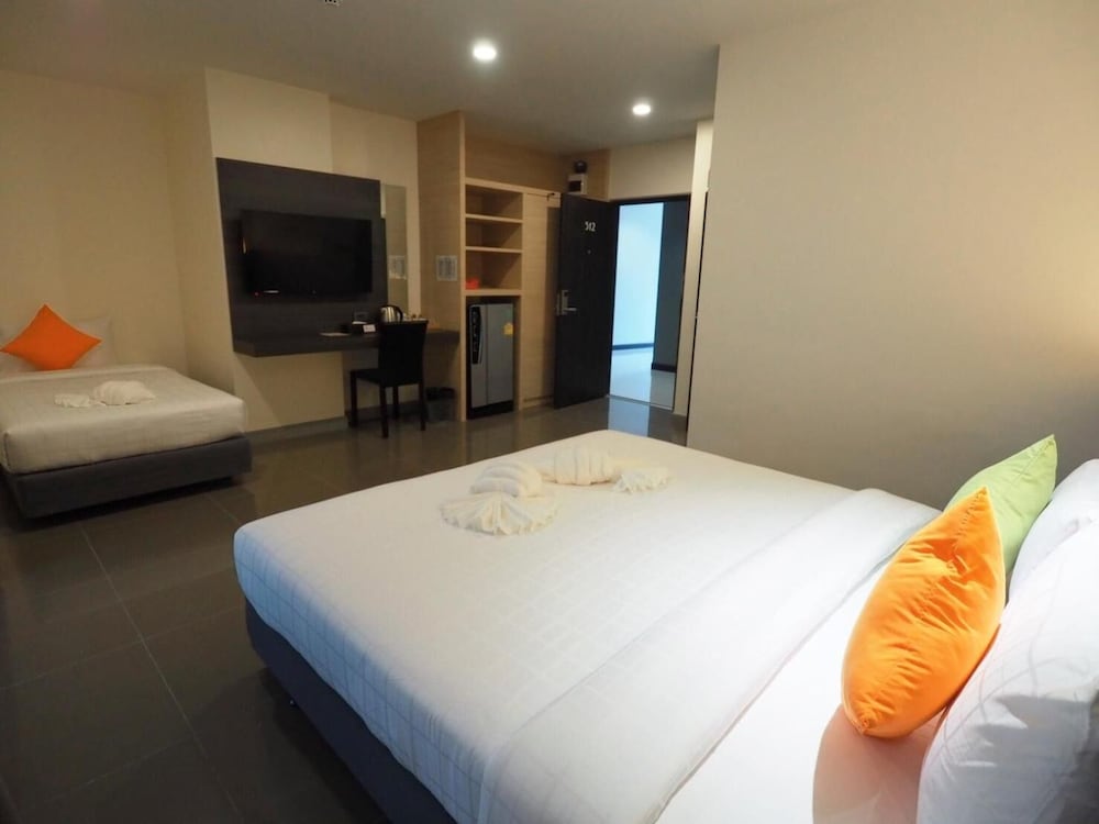 clover hotel hatyai