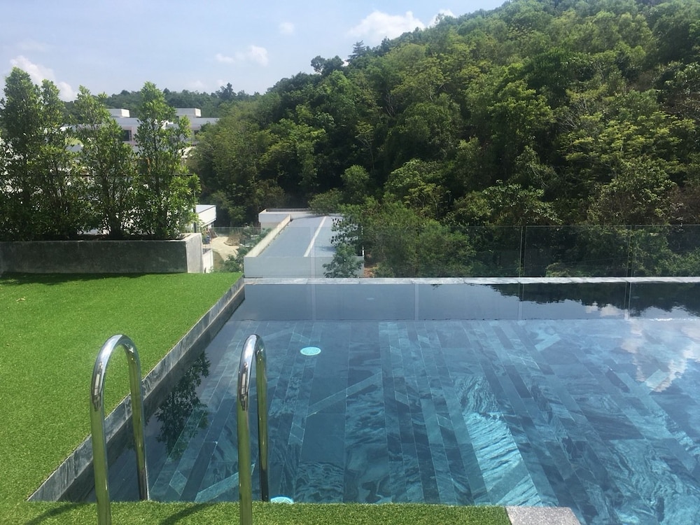 neca reiche hotel