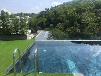 neca reiche hotel