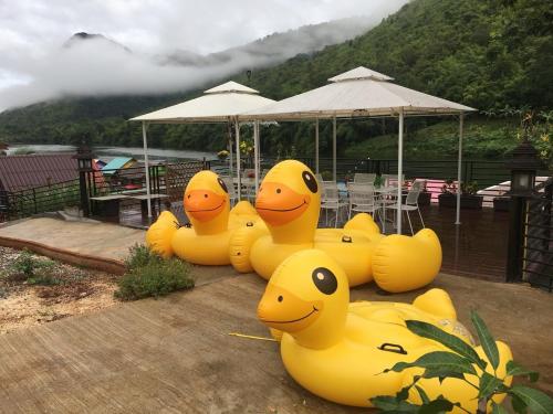 river hill side resort