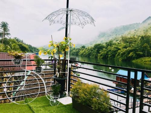 river hill side resort