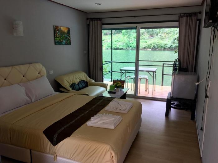 river hill side resort