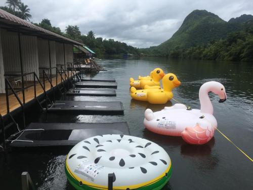 river hill side resort