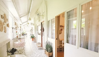 little latte house