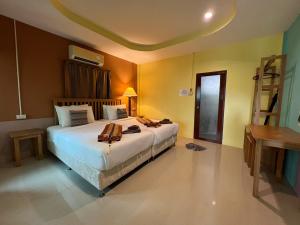 dong talay lipe beach resort