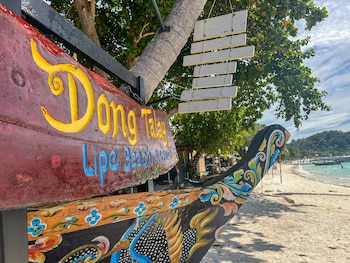 dong talay lipe beach resort