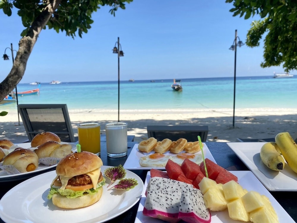 dong talay lipe beach resort