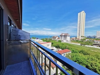 golden jomtien beach hotel