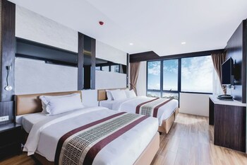 golden jomtien beach hotel