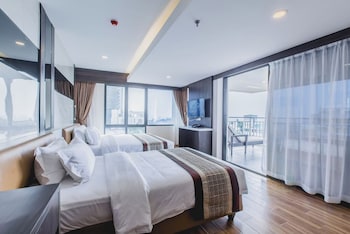 golden jomtien beach hotel