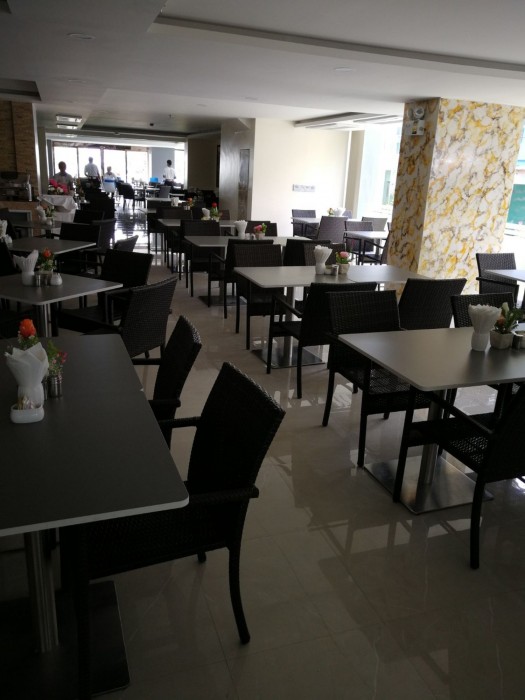 golden jomtien beach hotel