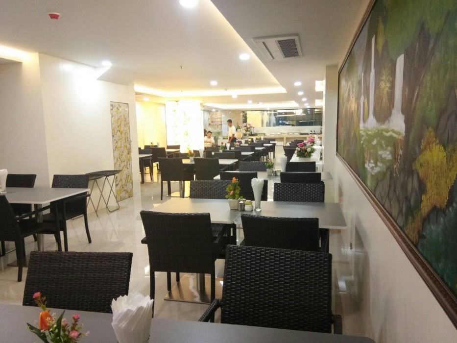 golden jomtien beach hotel