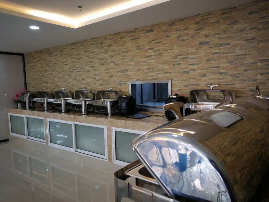 golden jomtien beach hotel