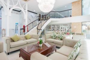 golden jomtien beach hotel