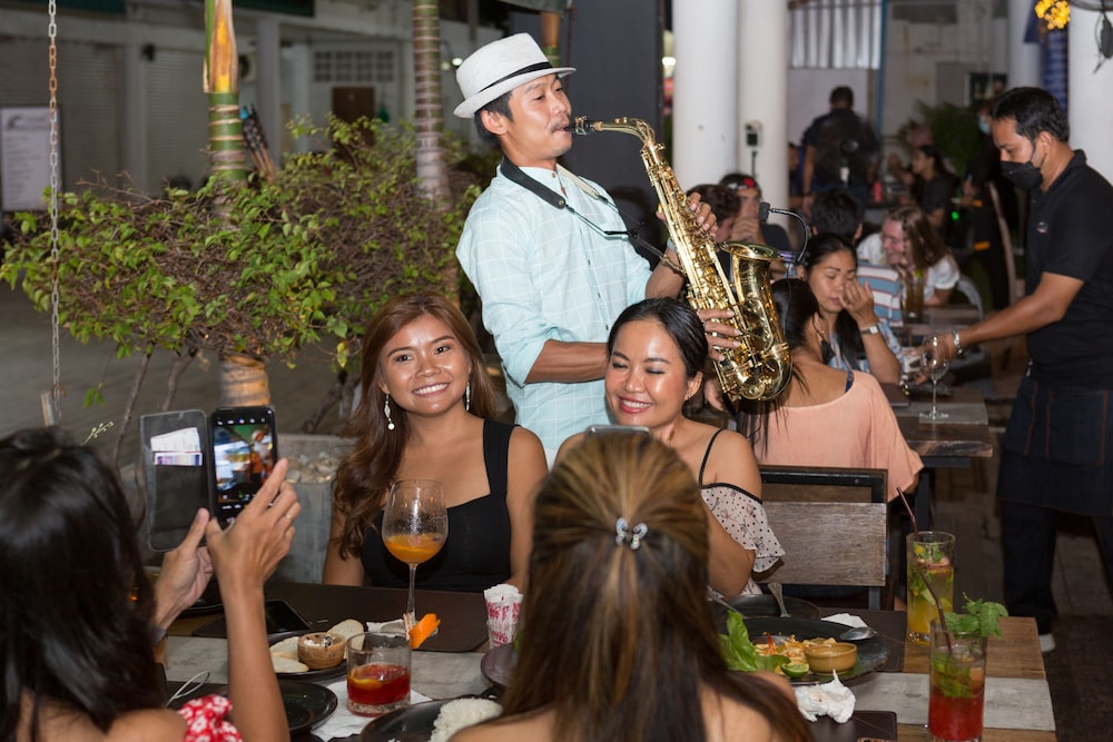 big boys bed and burger