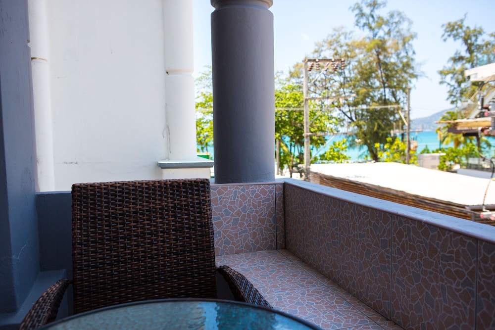 big boys bed and burger