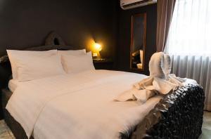 big boys bed and burger