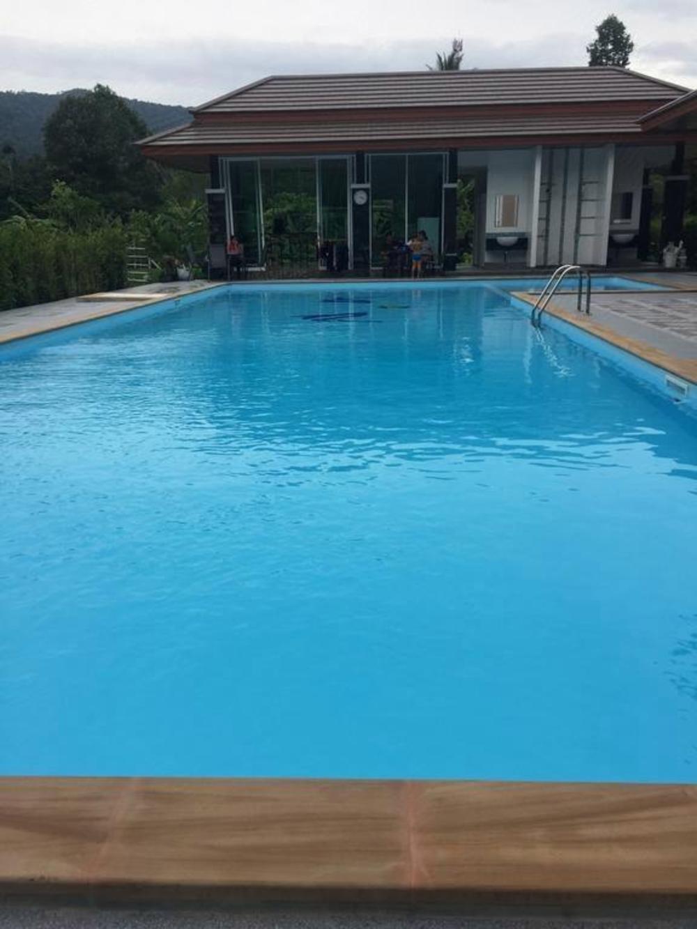 pool house lanska