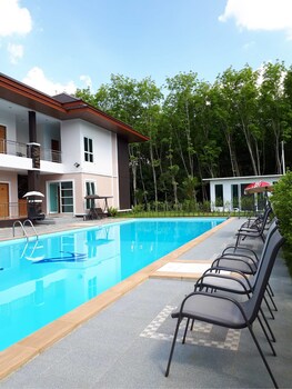pool house lanska