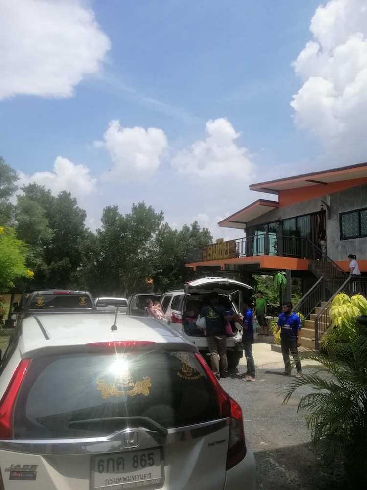 lom choi home stay ayutthaya hostel