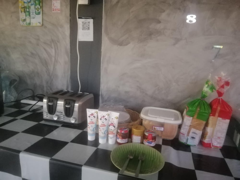 lom choi home stay ayutthaya hostel