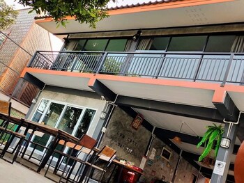 lom choi home stay ayutthaya hostel