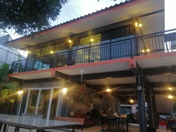 lom choi home stay ayutthaya hostel