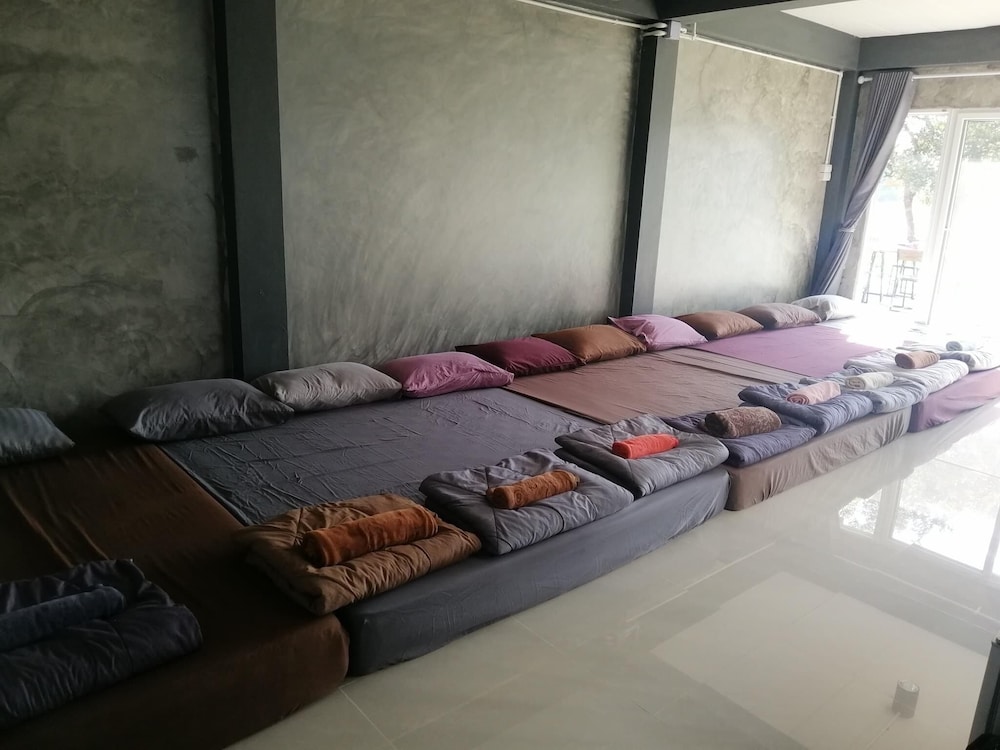 lom choi home stay ayutthaya hostel