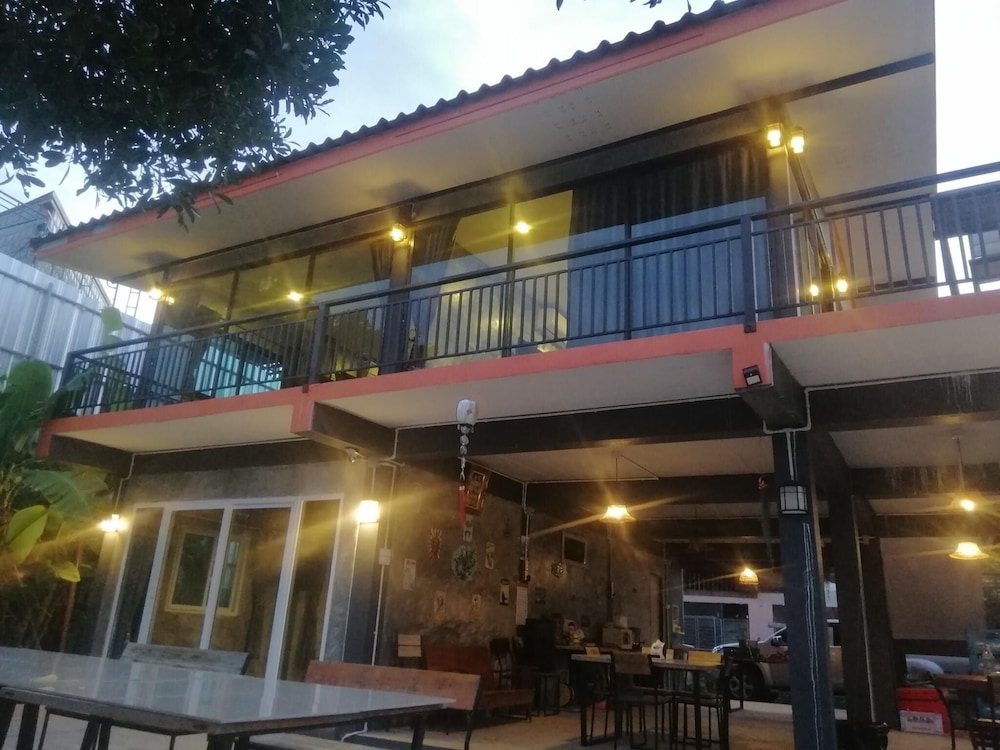 lom choi home stay ayutthaya hostel