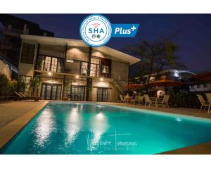 whats up chiang mai hostel