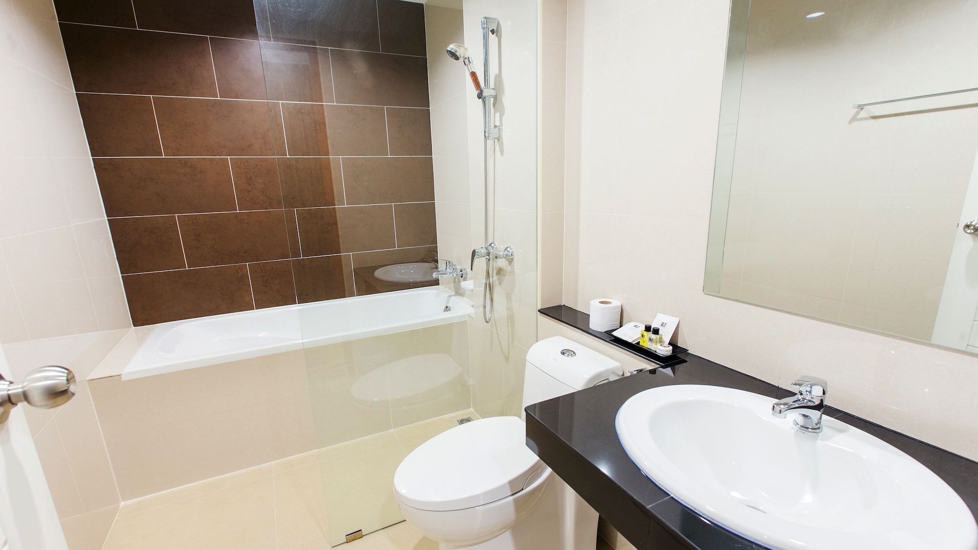 b2 sriracha premier hotel