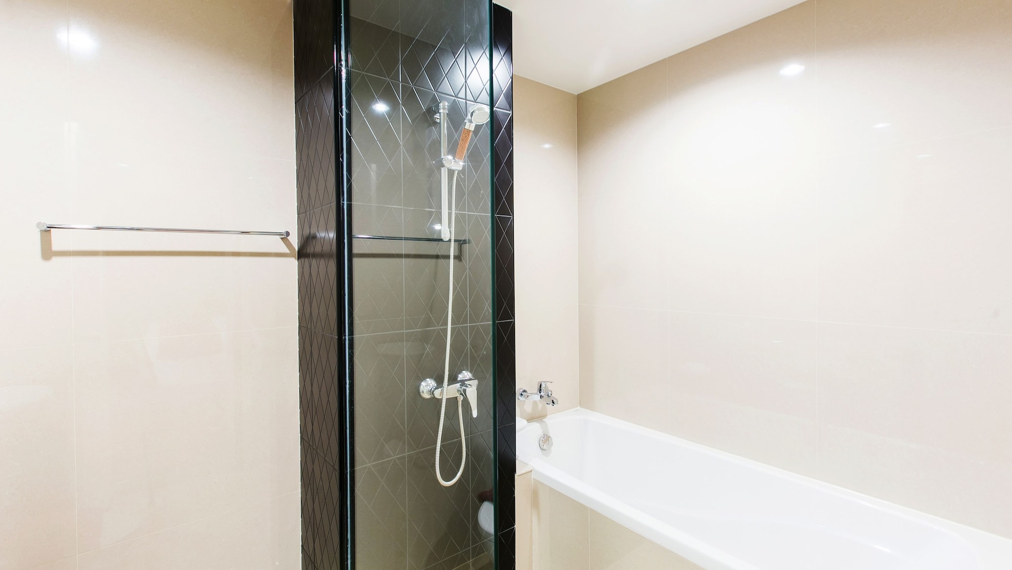 b2 sriracha premier hotel