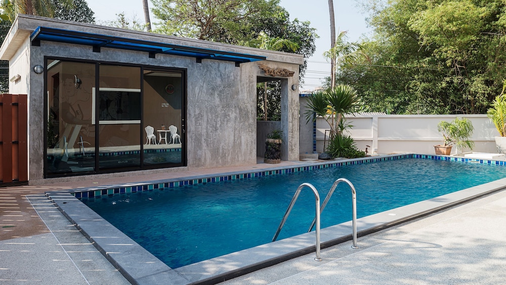 b2 sriracha premier hotel