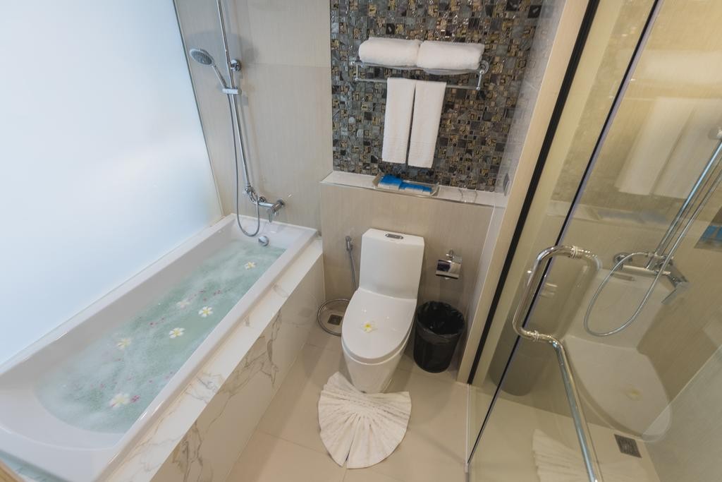 golden tulip pattaya beach resort